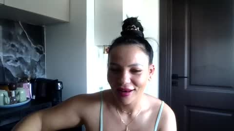 Ella online show from June 25, 10:08 am