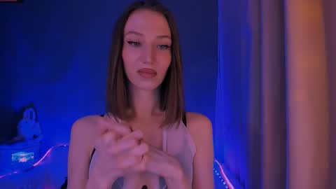 ellaamber online show from March 9, 2:26 am