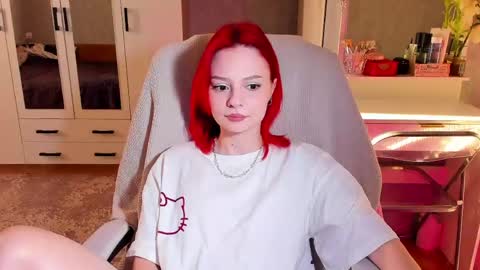 ellales online show from May 3, 3:04 pm