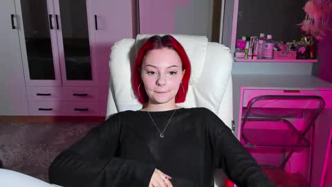 Snapshot of ellales chatting on September 17, 8:34 am ellales online show from September 17, 8:34 am