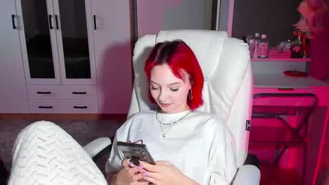 Snapshot of ellales chatting on October 5, 10:09 am ellales online show from October 5, 10:09 am