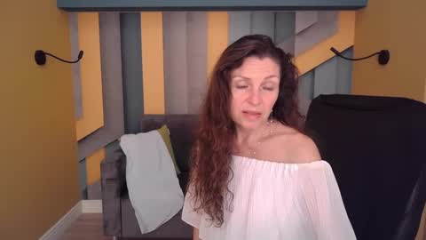 EllaLongs online show from June 6, 12:11 pm