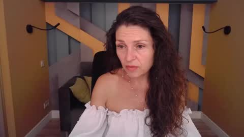 EllaLongs online show from June 23, 11:41 am