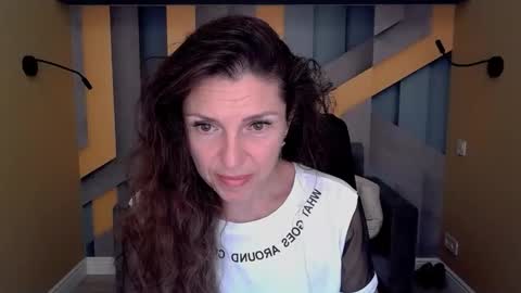 EllaLongs online show from September 10, 11:32 am