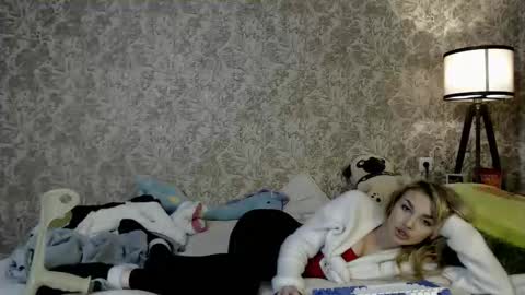 Snapshot of ellamilla chatting on September 12, 3:41 pm ellamilla online show from September 12, 3:41 pm