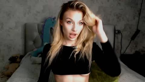 ellamilla online show from June 9, 12:48 pm