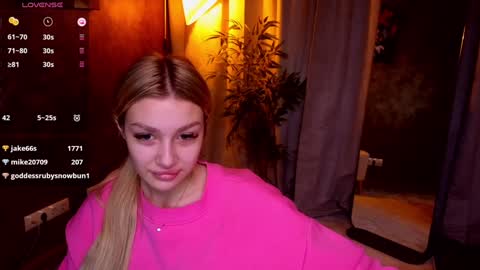 Snapshot of ellamilla chatting on January 23, 5:56 am ellamilla online show from January 23, 5:56 am