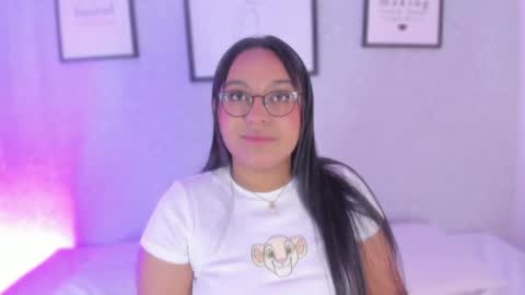 Snapshot of ellamontoya chatting on December 21, 4:30 am Ella online show from December 21, 4:30 am
