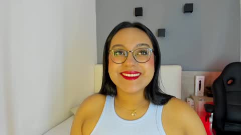 Snapshot of ellamontoya chatting on January 4, 4:12 am Ella online show from January 4, 4:12 am