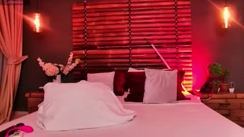 Ella online show from November 22, 5:32 am