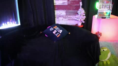 ELLE online show from December 18, 8:57 pm