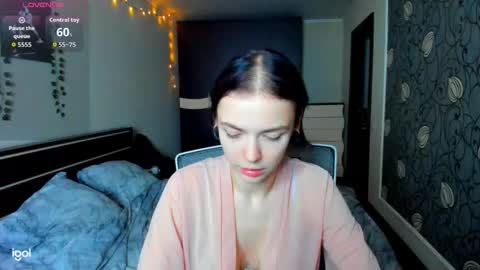 Snapshot of elle_blair chatting on October 15, 5:48 pm Luna online show from October 15, 5:48 pm