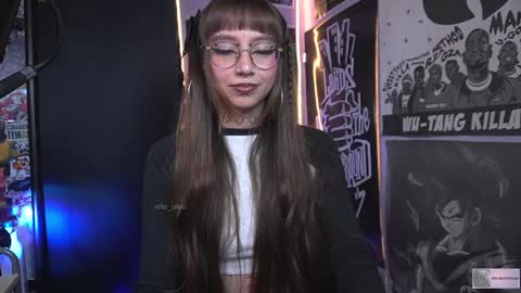 Snapshot of elle_uwu chatting on January 12, 11:15 pm follow me on instagram . online show from January 12, 11:15 pm