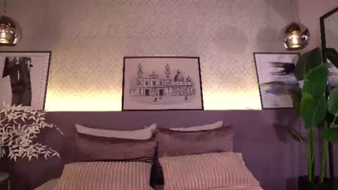 Elle Diane online show from July 14, 10:25 pm