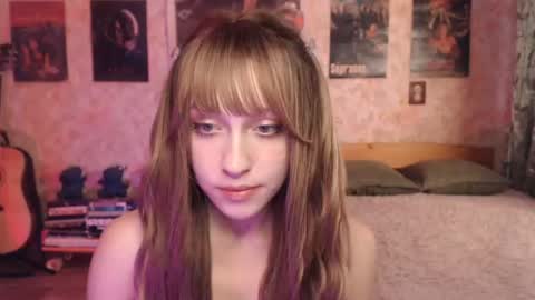 ellie_friendly online show from August 4, 1:22 am