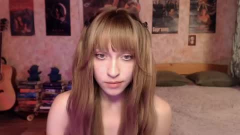 ellie_friendly online show from June 25, 12:32 am