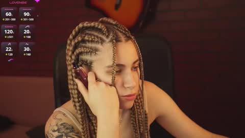 elliecutes online show from February 9, 8:44 am