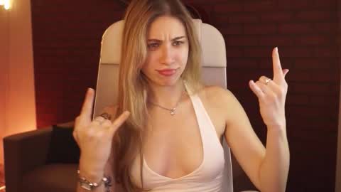 elliecutes online show from September 18, 9:30 am