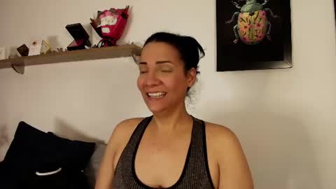elliee1 online show from June 26, 12:39 pm