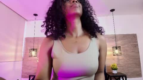elliee_alves online show from July 10, 1:44 pm