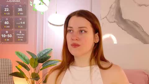 elliegarson__ online show from February 9, 5:04 pm
