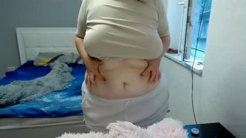 Ellie online show from July 17, 3:44 am