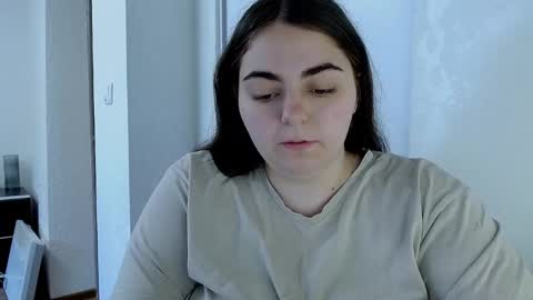 Ellie online show from May 2, 7:44 am