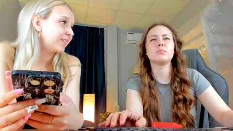 Elin online show from May 5, 2:53 pm