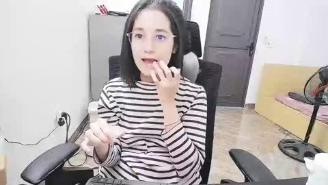 ellsa9x online show from November 7, 8:42 am
