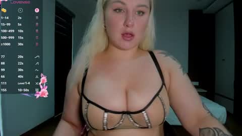 Elly online show from June 15, 1:50 am
