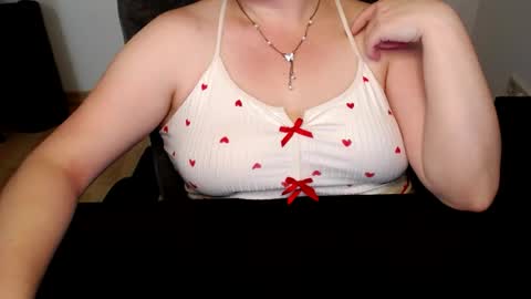 Elly online show from June 24, 12:15 pm
