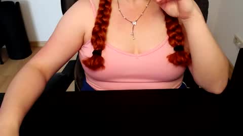 Elly online show from June 19, 1:25 pm