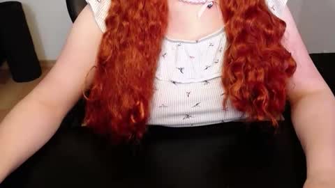 Elly online show from May 1, 5:49 pm