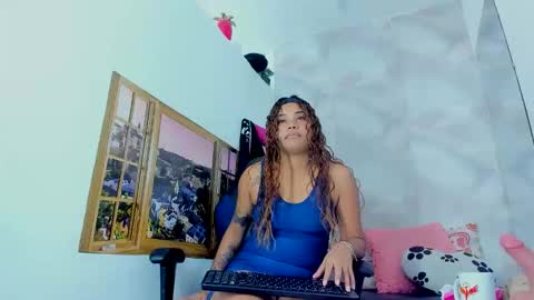ellybloom online show from May 9, 2:30 pm