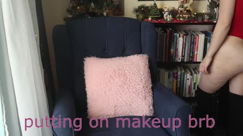 Elly Naomi online show from December 7, 3:41 pm