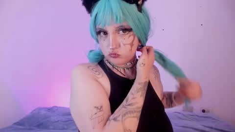 Snapshot of eloisee_ chatting on October 18, 5:21 am Eloise . online show from October 18, 5:21 am