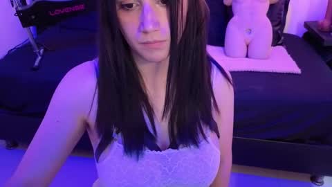 Snapshot of elowen_halley1 chatting on October 14, 7:49 pm elowen_halley1 online show from October 14, 7:49 pm