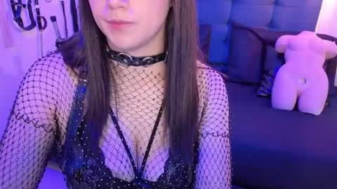 Snapshot of elowen_halley1 chatting on October 13, 7:38 pm elowen_halley1 online show from October 13, 7:38 pm