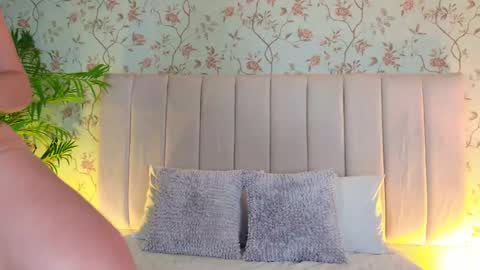 Isabela Martinez online show from May 7, 3:22 am
