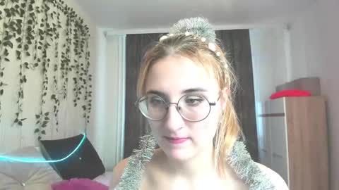 Snapshot of elsa_hot_here chatting on January 23, 5:45 am Elsa online show from January 23, 5:45 am