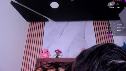 Elsa online show from December 3, 12:29 pm