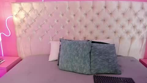 Snapshot of ely_maldox chatting on September 30, 12:22 pm Ely online show from September 30, 12:22 pm