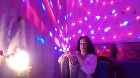 Elisa online show from May 1, 12:03 am