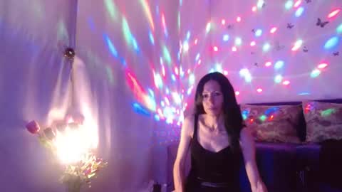Elisa online show from July 1, 5:34 pm