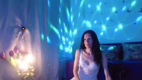 Elisa online show from July 21, 7:14 pm
