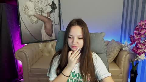 Call me Elis online show from December 13, 6:21 am