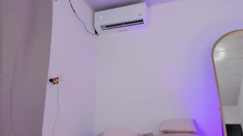 Snapshot of elza_fuentes01 chatting on October 17, 7:39 pm Michelle online show from October 17, 7:39 pm