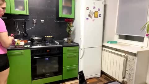 Monica online show from March 10, 5:06 pm