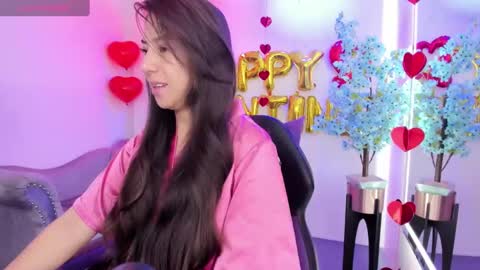 Snapshot of ema_louisx chatting on February 14, 12:14 pm Ema louisx online show from February 14, 12:14 pm