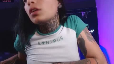 ema_ploxx online show from June 26, 5:20 am